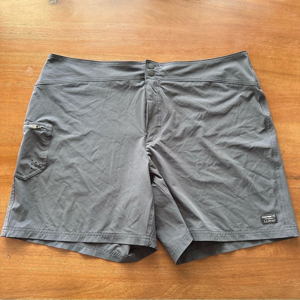 LL Bean Women's Grey Lightweight Outdoor Casual Hiking Shorts Size 18